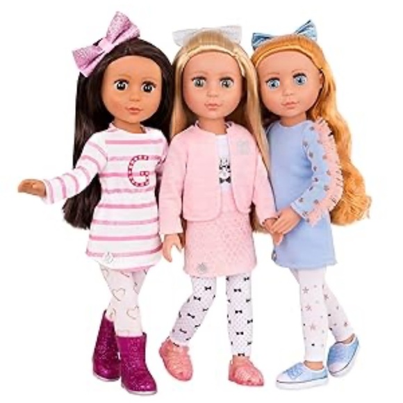 2 Glitter Girls Poseable Fashion Dolls and two additional outfits included - Picture 4 of 15